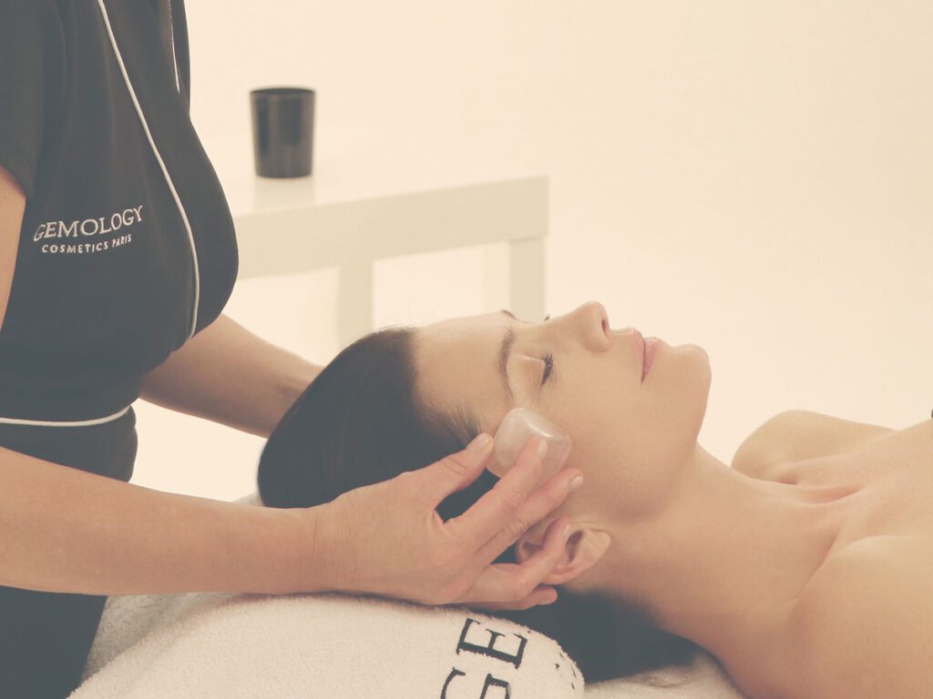 فيشل Gemology Diamond Facial في إيفوريا سبا، هيلتون نخلة جميرا