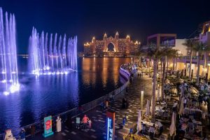 معلومات تفصيلية حول إغلاق وجهة ذي بوينت، ومشروع ذا بالم كراون السكني الفاخر الذي يتم إنشاؤه مكانها.